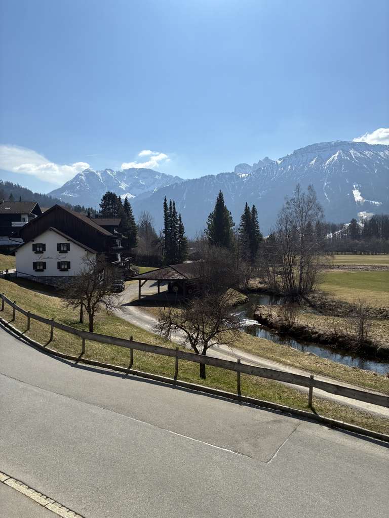 Immobilie in Pfronten - Großzügige, offene Wohnung mit zusätzlichem Apartment im Ostallgäu in Top-Lage  provisionsfrei - Bild 2