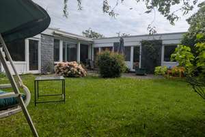 Großzügige möblierte Bungalow Wohnung (ca. 260 m²) mit Garten, Sauna & separater Einliegerwohnung – 
