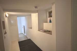 Charmante Souterrainwohnung mit Terrasse in der Regensburger Innenstadt – Die vollständige Adresse der Immobilie erhältst du vom Anbieter., 93047 Innenstadt, Regensburg – Vorschaubild 2