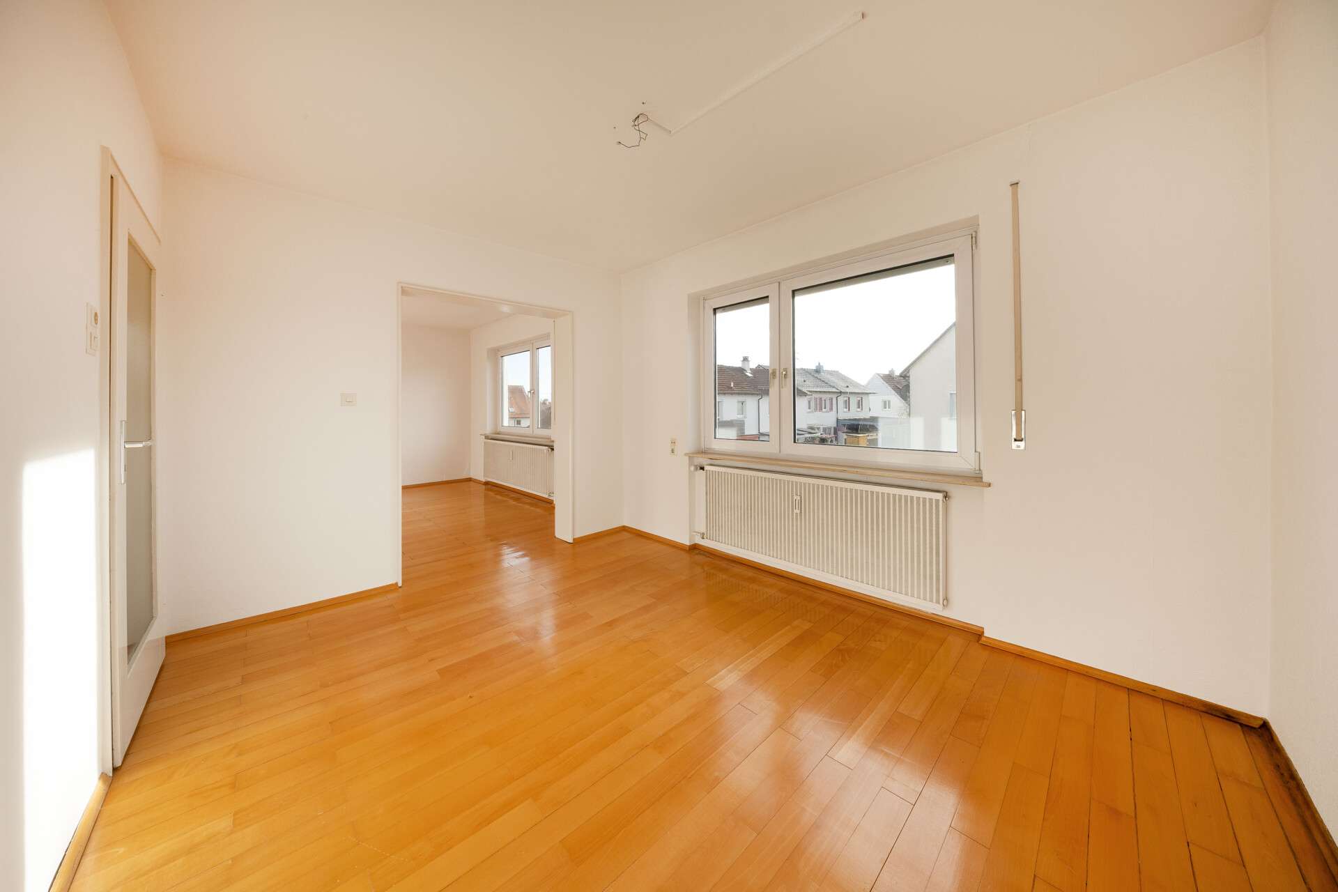 Immobilie in Aulendorf - Sofort bezugsfrei!
Großzügiges Zweifamilienhaus mit Potenzial in attraktiver Lage von Aulendorf - Bild 8