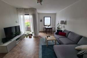 Schöne 2-Zimmer Wohnung mit Balkon, Stellplatz und Einbauküche