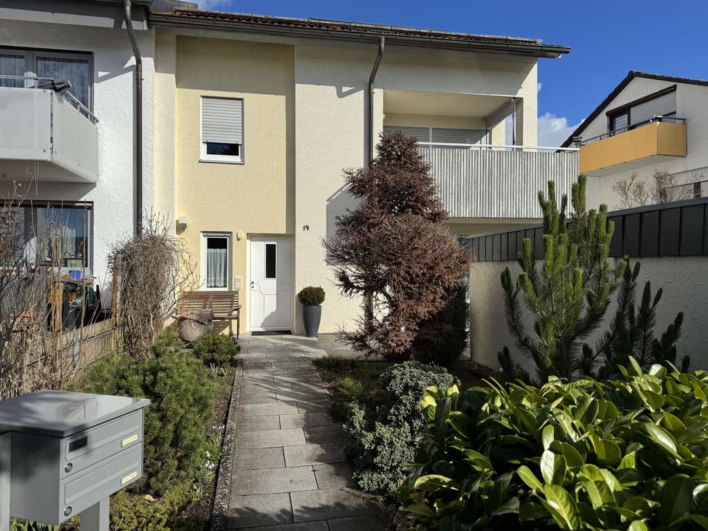 Immobilie in Dettenhausen - Moderne Doppelhaushälfte - Perfekt für zwei Familien oder Mehrgenerationenhaus - Bild 0