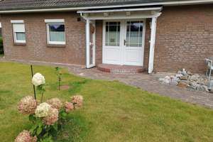 freistehendes Einfamilienhaus mit Garage von privat sofort frei! – Holunderweg 3, 25718 Friedrichskoog – Vorschaubild 1