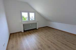 ** ESSEN-BORBECK ** NAH AM SCHLOßPARK ++ RENOVIERTE ++2 ZIMMER ++ DACHGESCHOß ++ 2.ETAGE ++ – Die vollständige Adresse der Immobilie erhältst du vom Anbieter., 45355 Borbeck-Mitte, Essen – Vorschaubild 6
