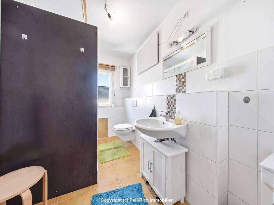 Badezimmer Vorderhaus OG