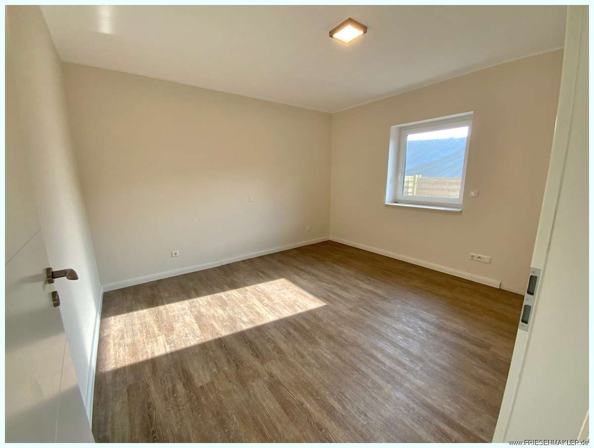 Immobilie in Hattstedt - EBENERDIG WOHNEN BEZUGSFREI: Solides REH Bj 2016 mit Ausbaumöglichkeit, Südterrasse und Carport ! - Bild 3