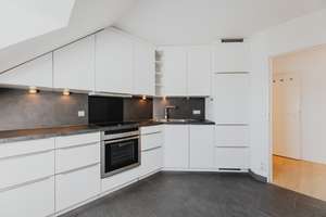 SONNIGES WOHNGLÜCK – LICHTDURCHFLUTETE 2-ZIMMER-DACHGESCHOSSWOHNUNG MIT ZWEI LOGGIEN – Die vollständige Adresse der Immobilie erhältst du vom Anbieter., 81929 Englschalking, München – Vorschaubild 20