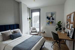 Exklusive Dachgeschosswohnung mit großzügigen Terrassen – Die vollständige Adresse der Immobilie erhältst du vom Anbieter., 81825 Waldtrudering, München – Vorschaubild 3