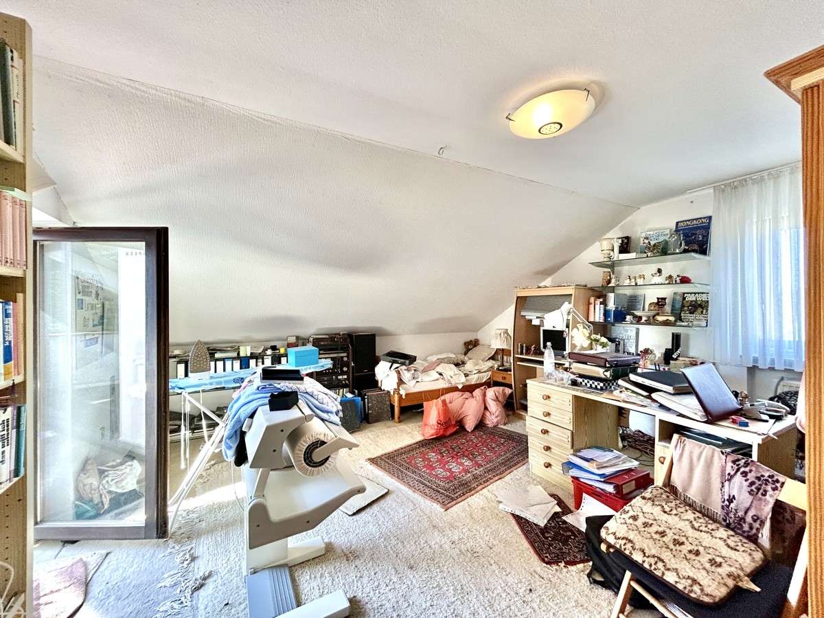 Immobilie in Betzdorf - **Hochwertiges Einfamilienhaus mit Pool in ruhiger Höhenlage von Betzdorf** - Bild 12