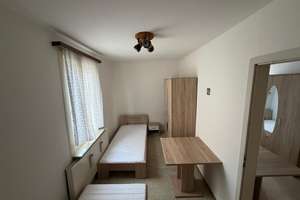 Stilvoll modernisiert: Doppelhaushälfte in Heilbronn-Böckingen – Ludwigsburger Straße 126, 74080 Böckingen, Heilbronn – Vorschaubild 2