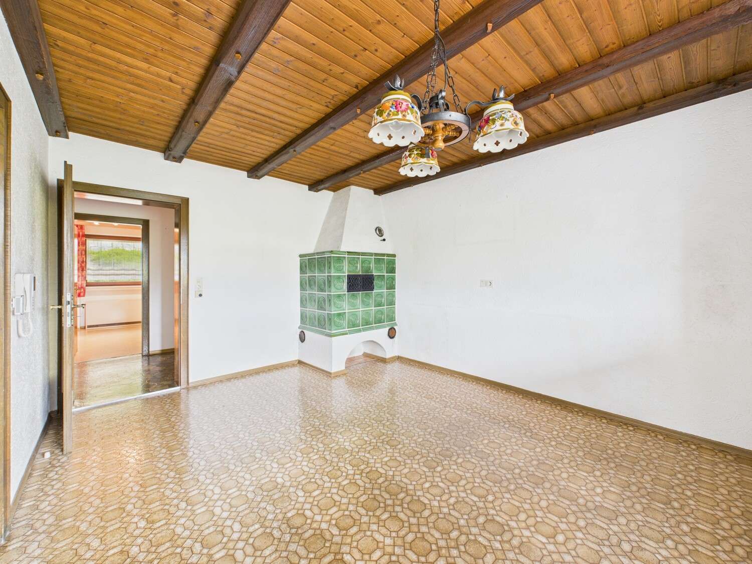 Immobilie in Weng - Großzügiges Einfamilienhaus mit idyllischem Garten und PV-Anlage zwischen Landshut & Straubing - Bild 3