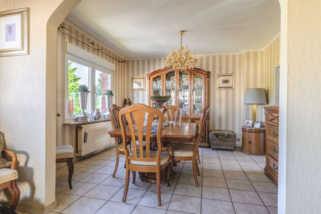 Immobilie in Aldenhoven - Großes, freistehendes Einfamilienhaus mit Einliegerwohnung und Garage  in Siersdorf - Bild 13