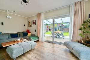 Modernes Familienhaus (2021)
186 m² | Pool | Heimkino | 3 Bäder
Nähe Adlershof & BER – Die vollständige Adresse der Immobilie erhältst du vom Anbieter., 12524 Altglienicke, Berlin – Vorschaubild 9