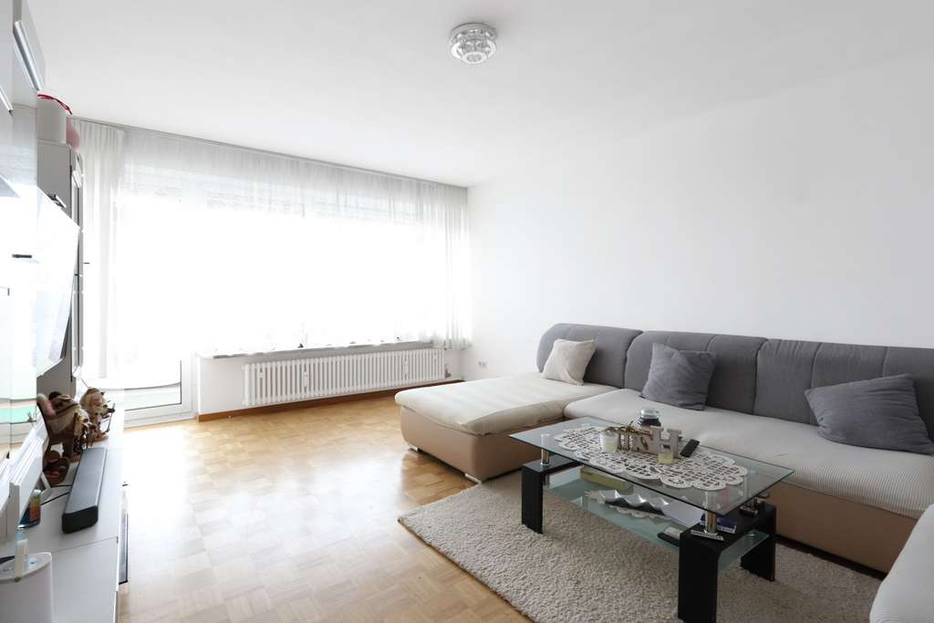 Immobilie in Germering - 🌇✨ Lichtdurchflutet & hoch gelegen: Loggia mit weitem Ausblick - Bild 1