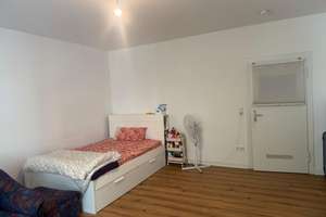 Bright Apartment with Balcony in Düsseldorf Central | 10 mins from Central – Linienstraße 53, 40227 Oberbilk, Düsseldorf – Vorschaubild 3