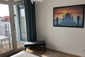 Wunderschöne möblierte, helle 2-Zi-Whg. mit EBK 4. OG Südbalkon mit unverbautem Blick – Erich-Nehlhans-Straße 25, 10247 Prenzlauer Berg, Berlin – Vorschaubild 8
