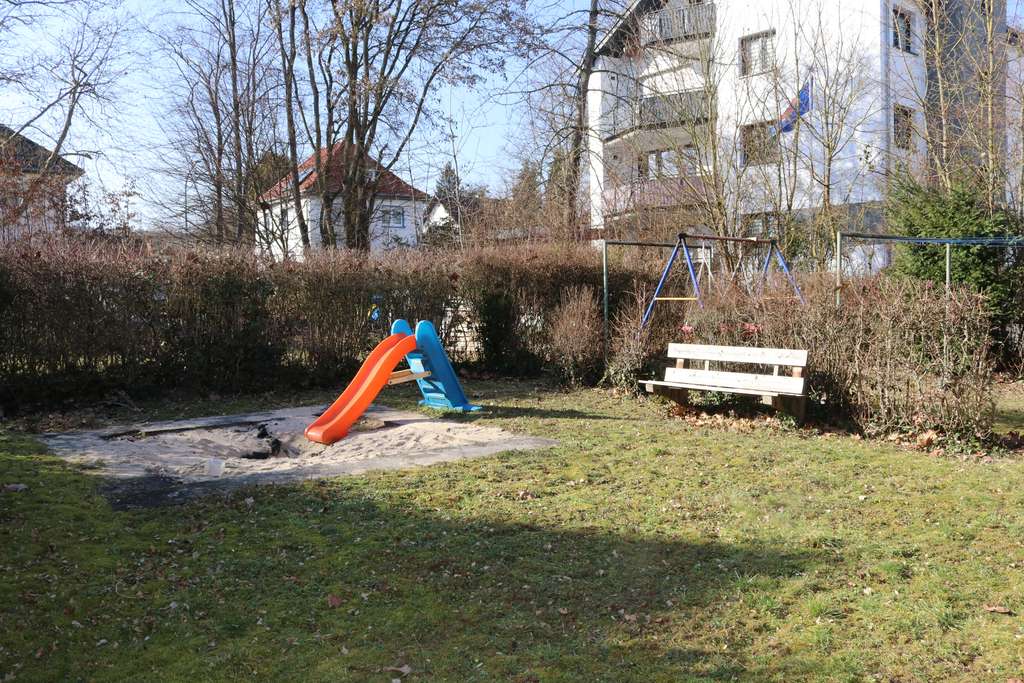 Immobilie in Butzbach - Gelegenheit für Kapitalanleger: 6-Familienhaus mit Potenzial in Butzbach-Kernstadt - Bild 2