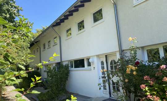 Gepflegtes Reihenmittelhaus mit Garten und Garage von Privat