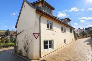 Modernes Einfamilienhaus in ehemaliger Scheune und separates Wohngebäude in Ebringen zum Verkauf – Die vollständige Adresse der Immobilie erhältst du vom Anbieter., 79285 Ebringen – Vorschaubild 1