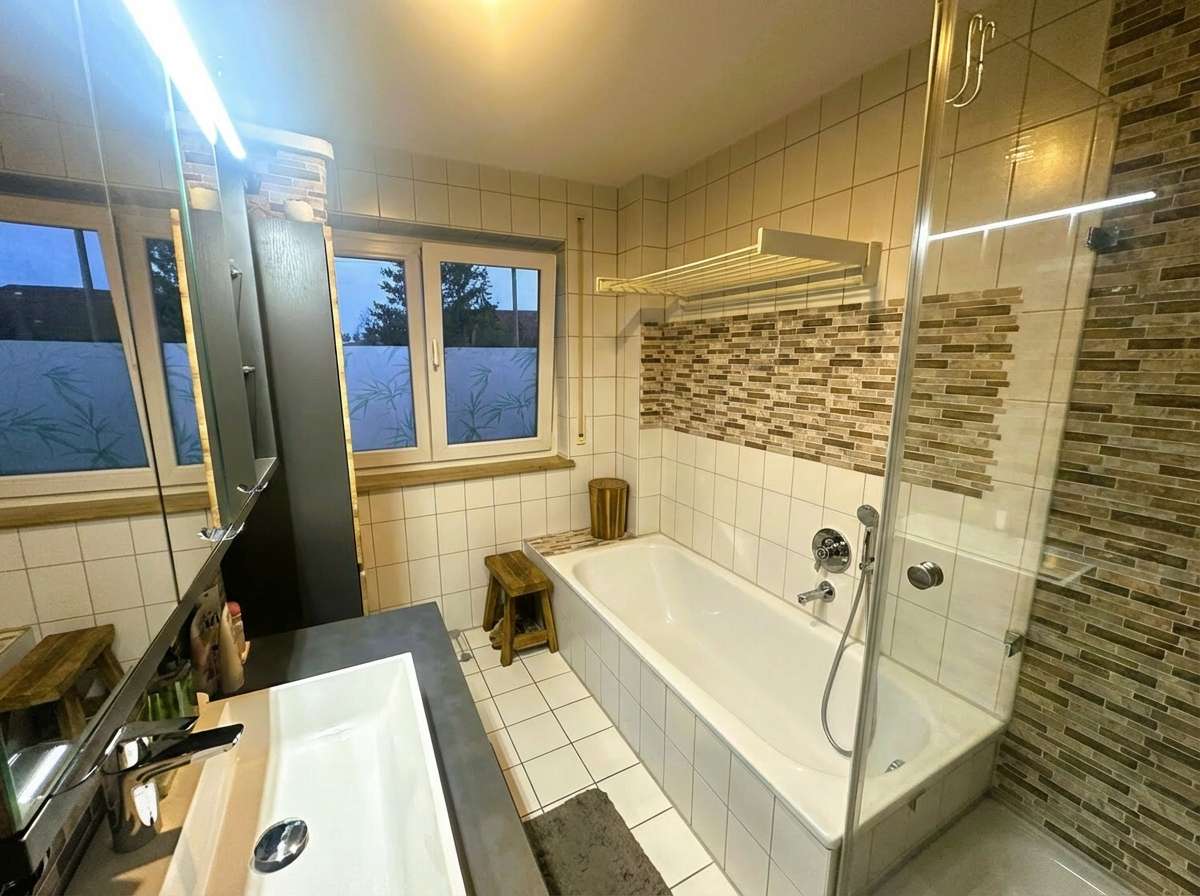 Immobilie in Bergatreute - Wohnen mit Wohlfühlfaktor – gepflegte 3-Zimmer Wohnung zur Eigennutzung oder als Anlage - Bild 3