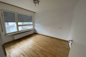  3 Zimmer Wohnung mit Balkon und Einbauküche in Esslingen am Neckar – Die vollständige Adresse der Immobilie erhältst du vom Anbieter., 73734 Berkheim, Esslingen am Neckar – Vorschaubild 2