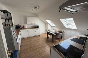 Charmante 2- Zimmer  Wohnung in zentraler Lage von Kassel – Die vollständige Adresse der Immobilie erhältst du vom Anbieter., 34117 Mitte, Kassel – Vorschaubild 3