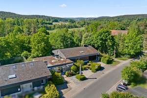 Großzügiges Einfamilienhaus im Bauhausstil in Bayreuther Toplage mit traumhaftem Garten – Die vollständige Adresse der Immobilie erhältst du vom Anbieter., 95447 Meyernberg, Bayreuth – Vorschaubild 20