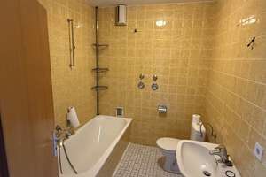 Frisch renovierte 2-Zimmer-Wohnung mit Süd-West-Balkon, Bergblick & Stellplatz – Salzstr. 6, 83404 Ainring – Vorschaubild 6