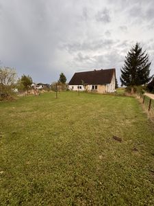 sanierungsbedürftiges EFH mit ca. 5.376 m² Grundstück in ruhiger Feldrand-Lage