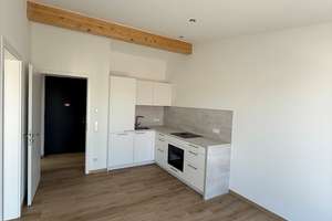 ERSTBEZUG: Exklusive 2-Zimmer Dachgeschosswohnung mit hochwertiger Einbauküche & Balkon in Mailing – Brunellenstraße 8, 85055 Mailing, Ingolstadt – Vorschaubild 2