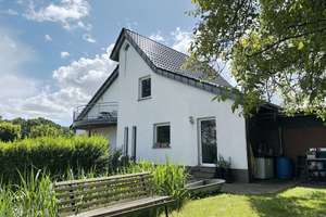 Wohnhaus mit toll angelegtem Garten im Außenbereich von Mettingen! – Die vollständige Adresse der Immobilie erhältst du vom Anbieter., 49497 Mettingen – Vorschaubild 1