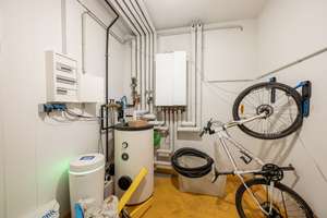 Modernes Reihenmittelhaus mit zwei TG-Stellplätzen in Neuehrenfeld – Die vollständige Adresse der Immobilie erhältst du vom Anbieter., 50825 Neuehrenfeld, Köln – Vorschaubild 52