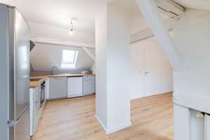 Wunderschöne 3 Zi Dachgeschoss Wohnung mit Balkon und Küche – Konradstr. -, 90429 Muggenhof, Nürnberg – Vorschaubild 15