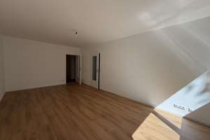 Sanierte 2,5 Zimmerwohnung mit Balkon und Einbauküche – 81375 Neuhadern, München – Vorschaubild 4