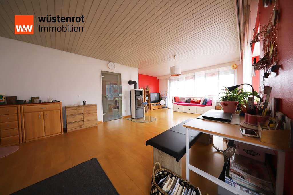 Immobilie in Dietenheim - Lichtdurchflutete 3,5-Zimmer-Eigentumswohnung mit großem Süd-West-Balkon in angenehmer Wohnlage! - Bild 3