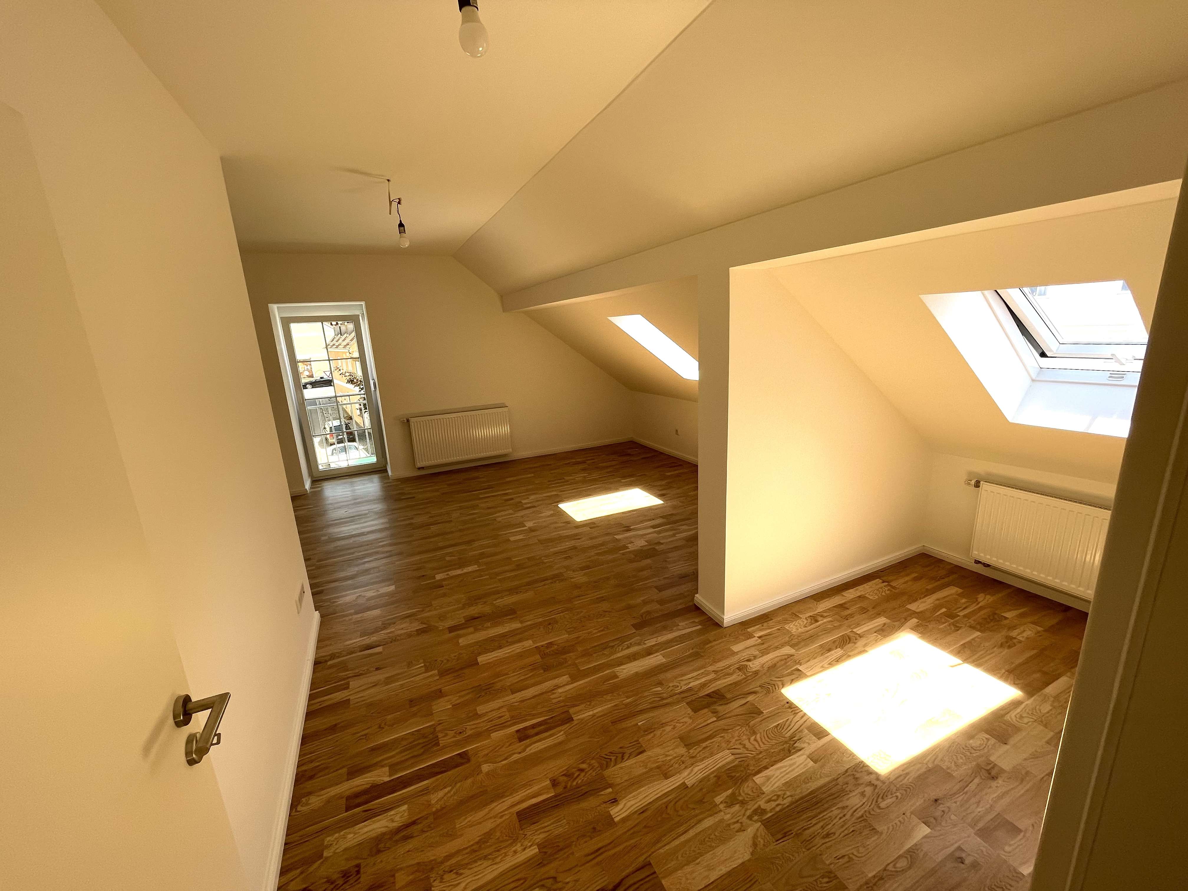 Immobilie in Regenstauf - Saniertes und sehr großes EFH im Zentrum von Regenstauf - Bild 5