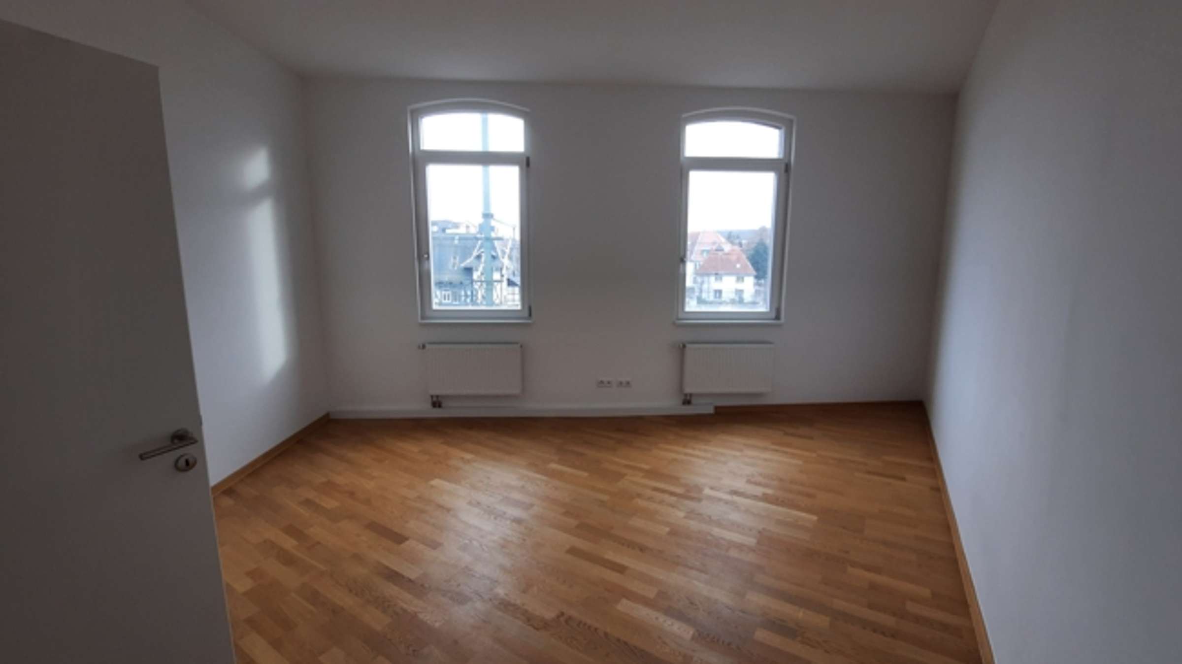 Geräumige 2-Zimmer-Wohnung mit gemütlichem Balkon und moderner Küchenzeile in Erfurt/Löbervorstadt