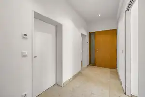 Charmante, kernsanierte 2-ZKB in denkmalgeschütztem Altbau direkt am Augsburger Dom – Augsburg – Vorschaubild 8