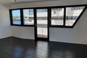 2 ZIMMER Luxus Wohnung - EBK - Wasserblick - Balkone- 1600€ Warm - 1-3 Years contract – Stralauer allee 14, 10245 Friedrichshain, Berlin – Vorschaubild 7
