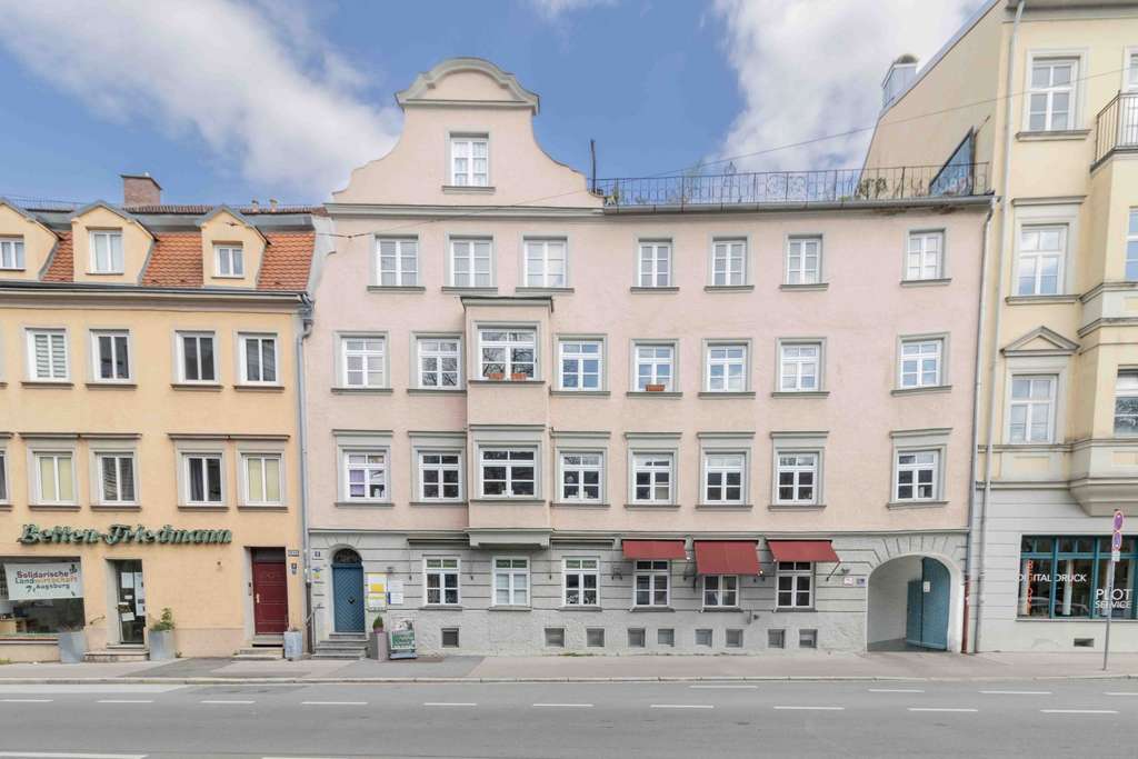 Attraktive Praxisräume in historischem Gebäude in bester Innenstadtlage - Umnutzung als Wohnung denk