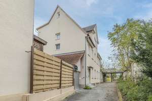 3-Familienhaus mit Gewerbehalle –  großes Entwicklungspotenzial – Die vollständige Adresse der Immobilie erhältst du vom Anbieter., 70376 Münster, Stuttgart – Vorschaubild 2