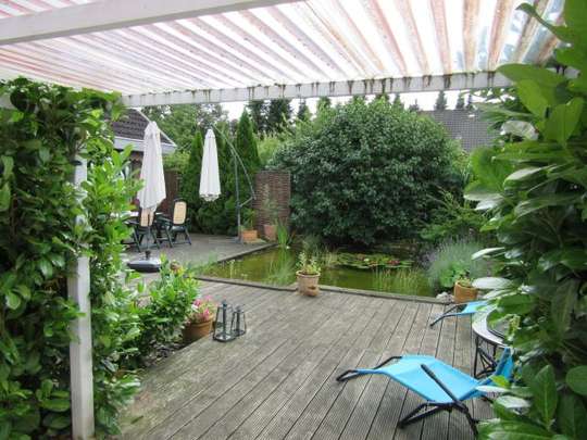 Sonnendeck und Teich Sonnendeck und Teich