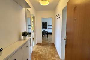 Exklusive, gepflegte 2-Raum-DG-Wohnung mit Balkon und Einbauküche in München Milbertshofen – Schleißheimerstraße 259, 80809 Am Riesenfeld, München – Vorschaubild 4