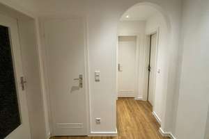 Helle 2 - Zimmer Wohnung mit Balkon im 5. Og in Köln-Merheim