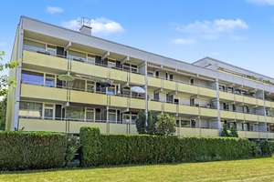 Sofort bezugsfrei! Charmante 3-Zimmer-Wohnung mit Balkon in Trudering