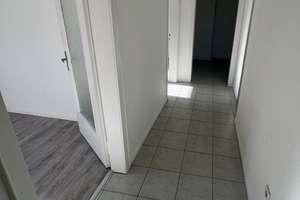 Mehr Platz als erwartet – 2,5 Zimmer mit Spitzboden – Industriestraße 9, 47803 Kempener Feld/Baackeshof, Krefeld – Vorschaubild 3