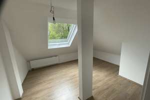 3-Zimmer DG- Wohnung in ruhiger Wohnlage zu vermieten – Die vollständige Adresse der Immobilie erhältst du vom Anbieter., 42655 Solingen-Mitte, Solingen – Vorschaubild 4