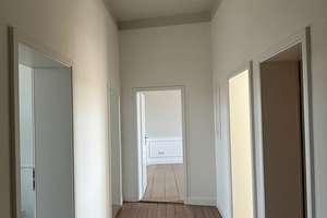 Erstbezug nach Renovierung – attraktive 3-Zimmer-Altbauwohnung mit EBK & Mainblick – Mainstraße 129, 63065 Mathildenschule, Offenbach am Main – Vorschaubild 6