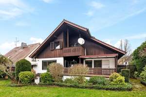Familien- oder Zweifamilienhaus in Bestlage von Bad Vilbel direkt am Feld – Die vollständige Adresse der Immobilie erhältst du vom Anbieter., 61118 Bad Vilbel – Vorschaubild 1