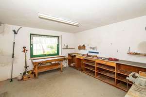 Freiraum und Vielfalt: Einfamilienhaus mit Einliegerwohnung und Garten – Die vollständige Adresse der Immobilie erhältst du vom Anbieter., 93413 Cham – Vorschaubild 40